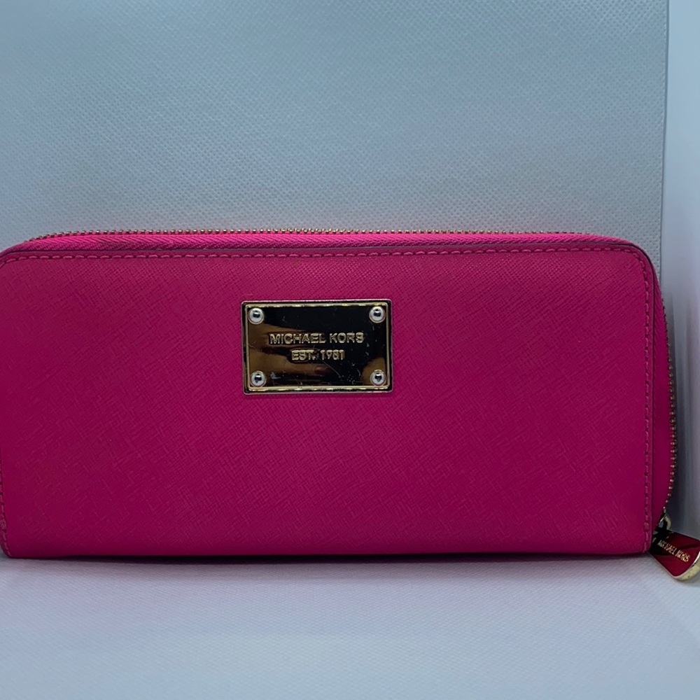 MK pink wallet